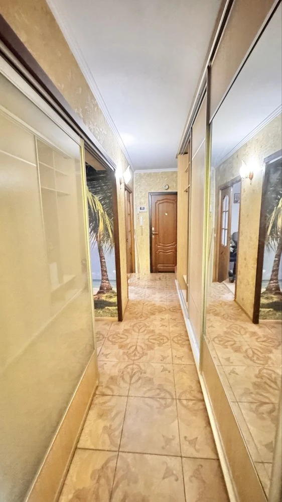 Продам 3 х кімнатну квартиру у районі Малікова з роздільними