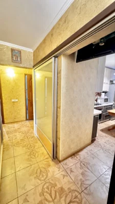 Продам 3 х кімнатну квартиру у районі Малікова з роздільними
