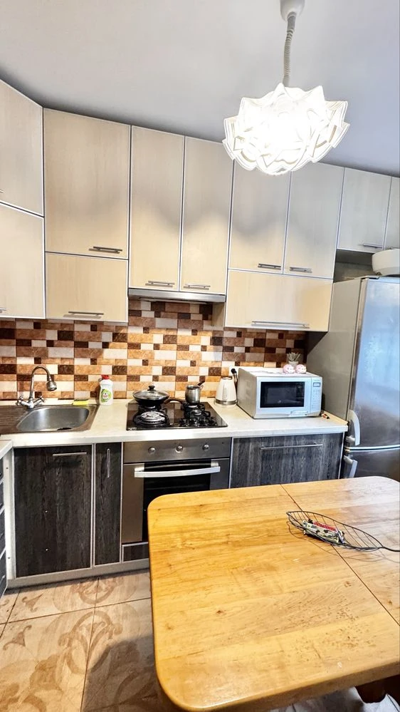 Продам 3 х кімнатну квартиру у районі Малікова з роздільними