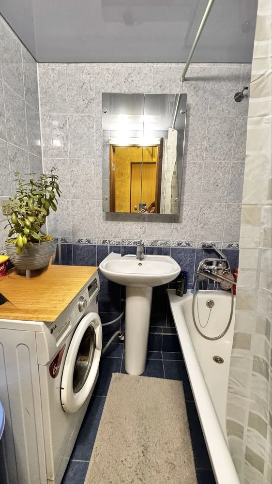Продам 3 х кімнатну квартиру у районі Малікова з роздільними