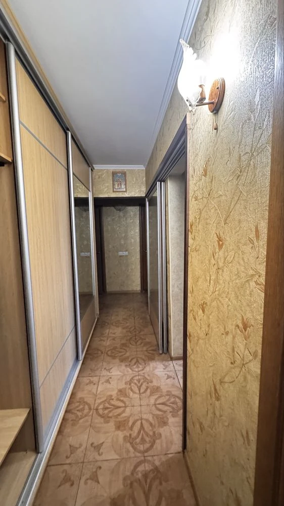 Продам 3 х кімнатну квартиру у районі Малікова з роздільними
