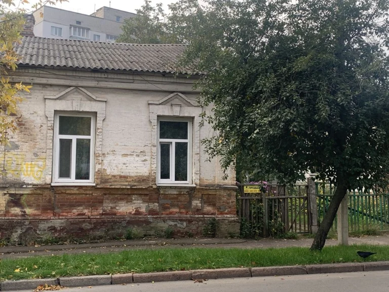 Продаж 2 кімн.  квартири в ЦЕНТРІ міста, вул. С. Русової 13