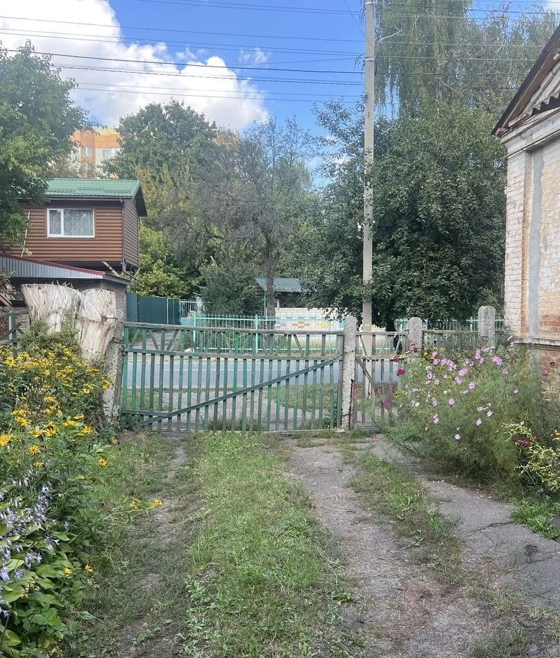 Продаж 2 кімн.  квартири в ЦЕНТРІ міста, вул. С. Русової 13