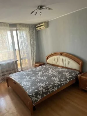Трикімнатна квартира на Русанівці