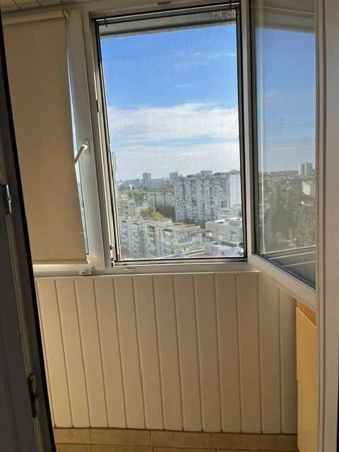 Трикімнатна квартира на Русанівці