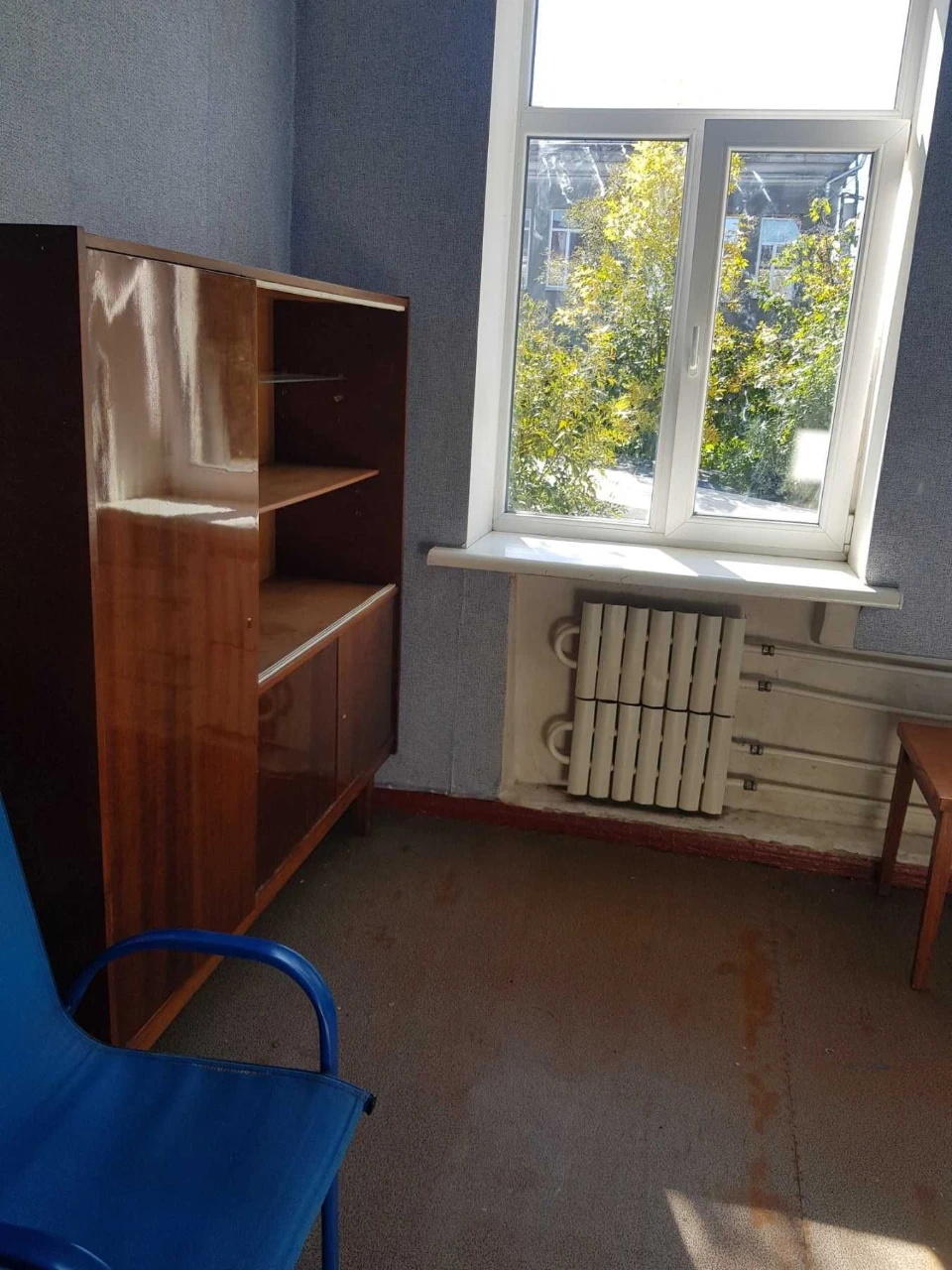 Срочно продам 1 к. гостинку м. Заводская