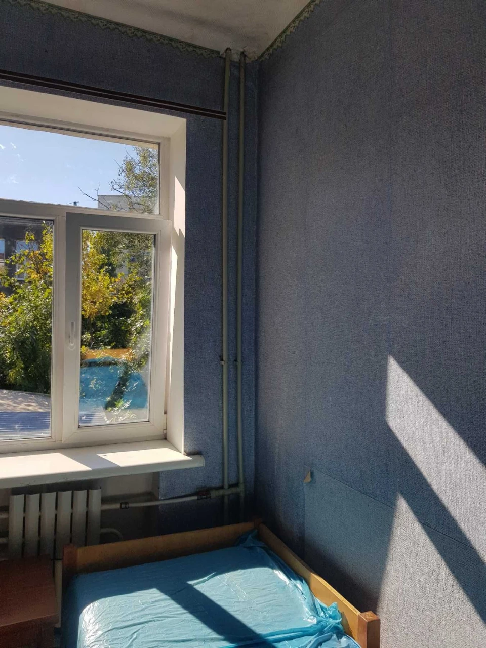 Срочно продам 1 к. гостинку м. Заводская