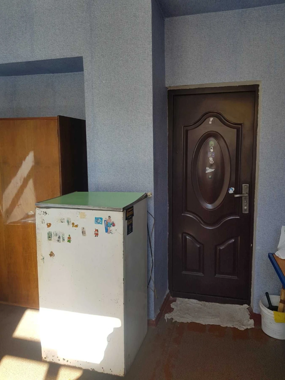 Срочно продам 1 к. гостинку м. Заводская