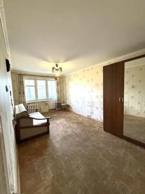 Продам 1к. квартиру пр. Тракторобудівників, Трк Україна ( 93