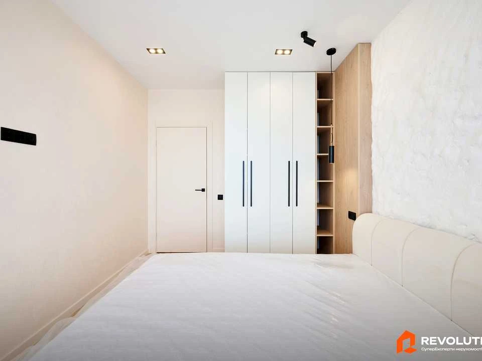 Apartment. Kyiv, Oleksandra Olesia St., (Building 10.3)
