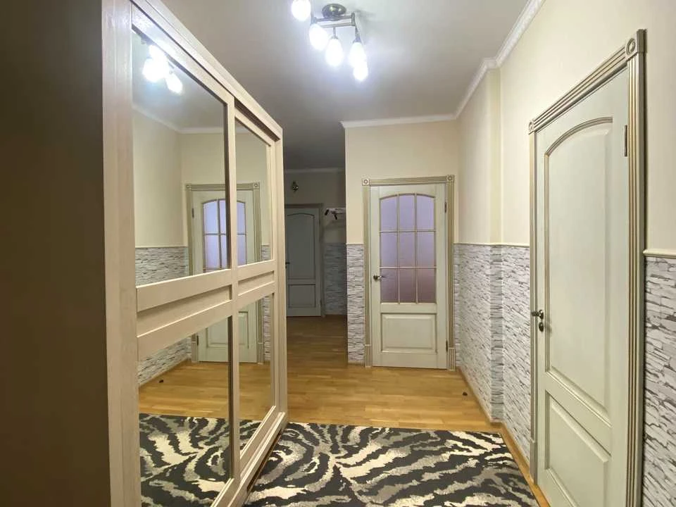 Квартира. Київ, Татарська вулиця