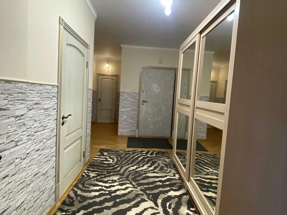 Квартира. Київ, Татарська вулиця