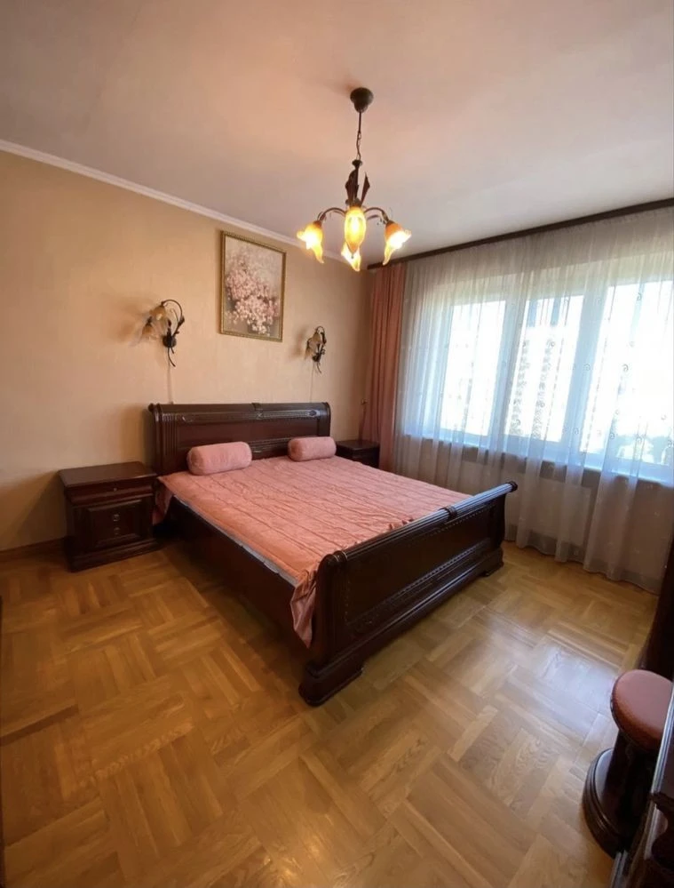 Оренда 3К 105м Печерськ м. Арсенальна