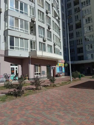 Live and thrive! Stylish studio with renovation and furniture in Kahovska ЖК