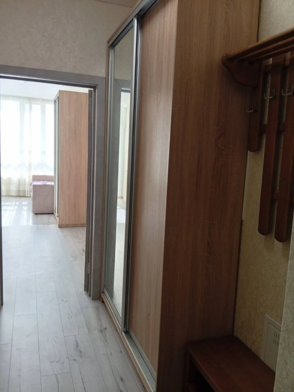 Live and thrive! Stylish studio with renovation and furniture in Kahovska ЖК