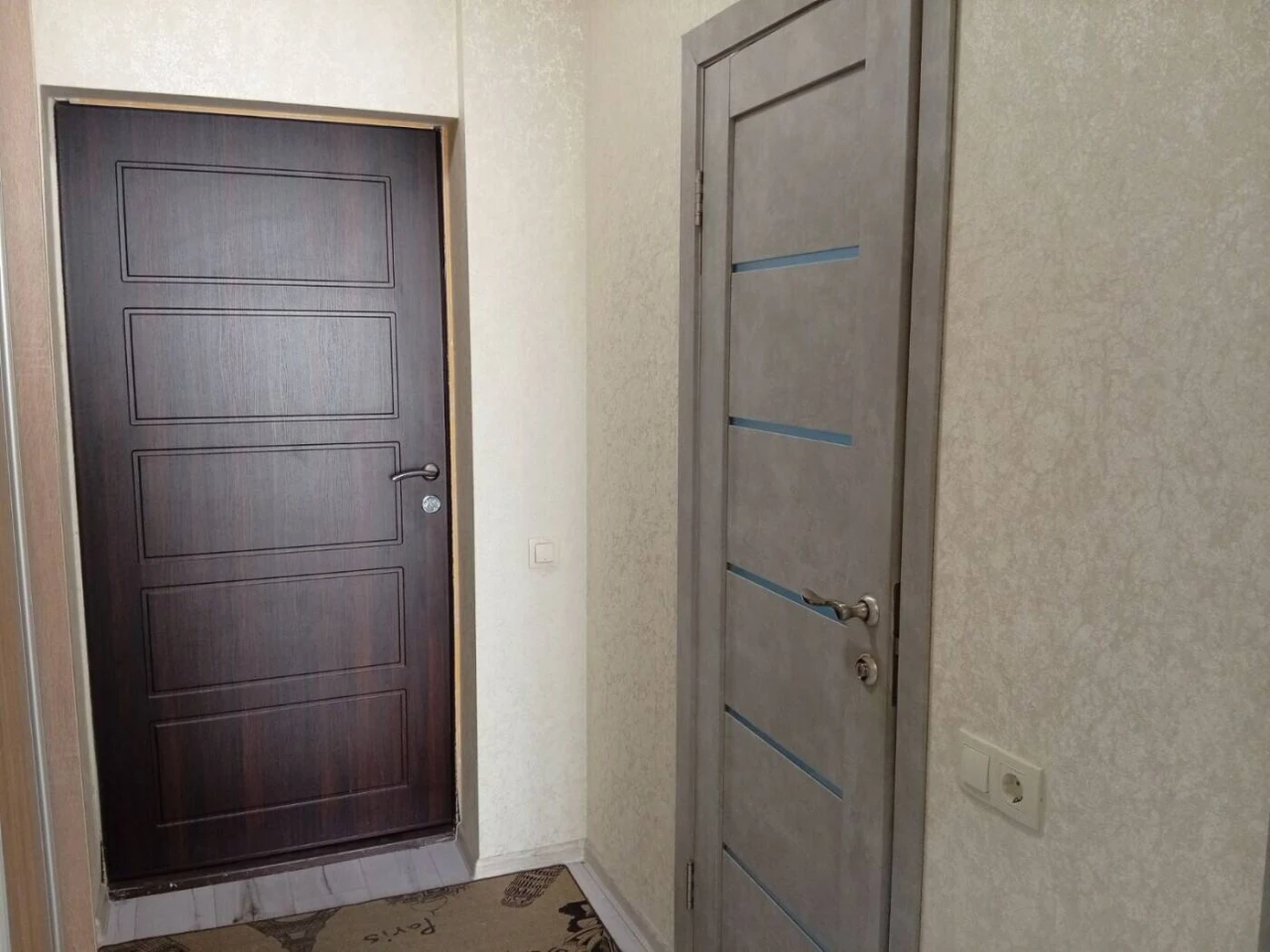 Live and thrive! Stylish studio with renovation and furniture in Kahovska ЖК