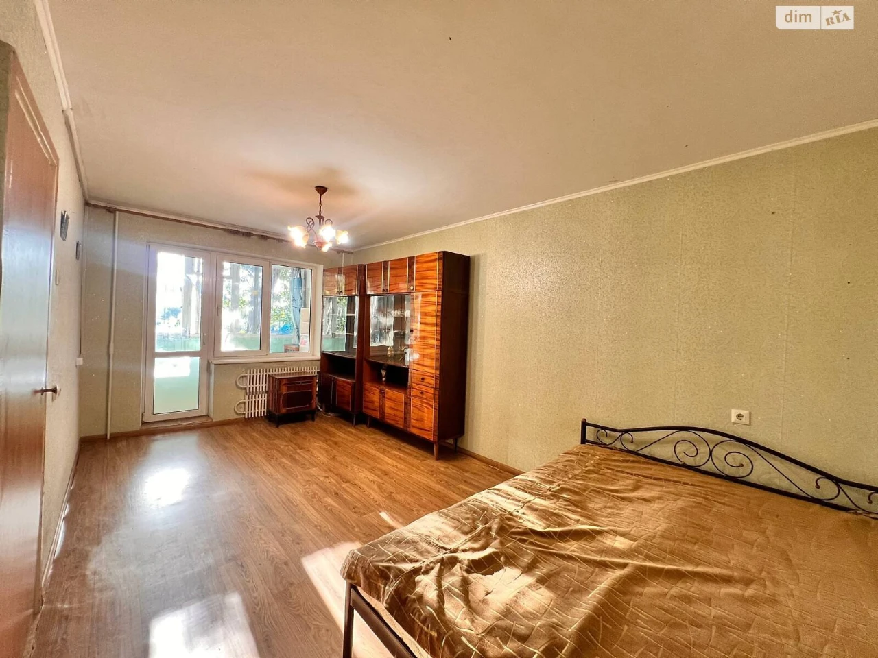 Apartment for Sale, Left Bank