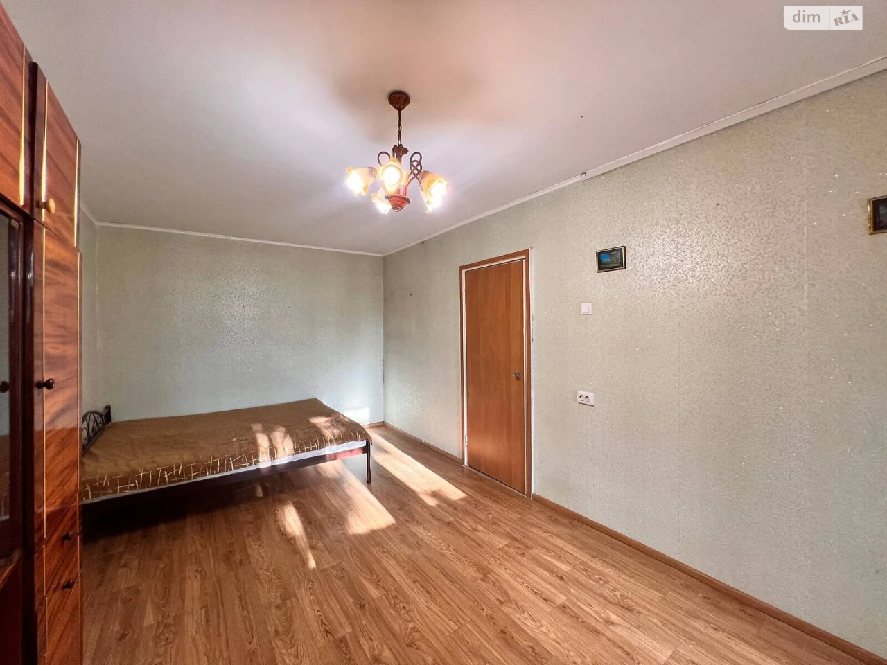 Apartment for Sale, Left Bank