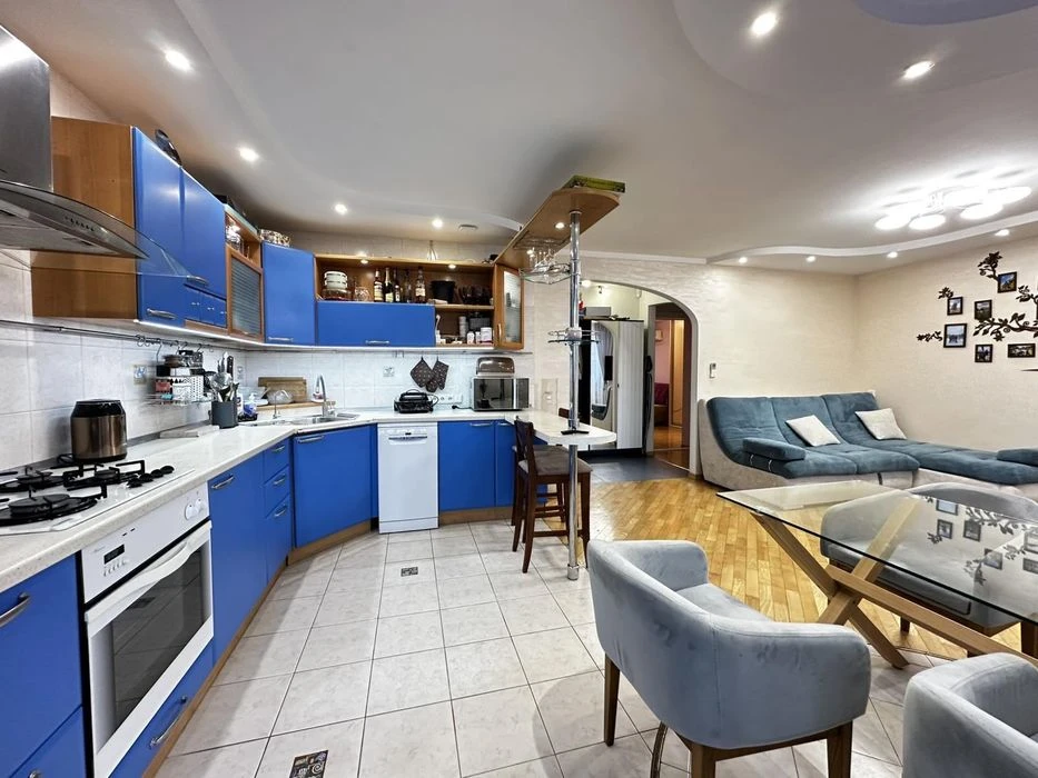 3х комн. квартира + кухня-студия 25 м² в Приморском районе О