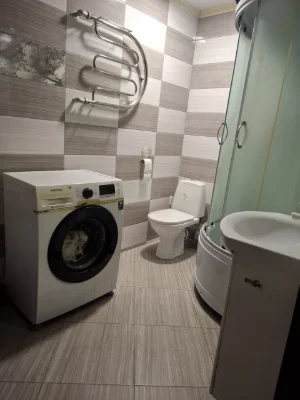 Продається чотирикімнатна квартира на вулиці Мира.