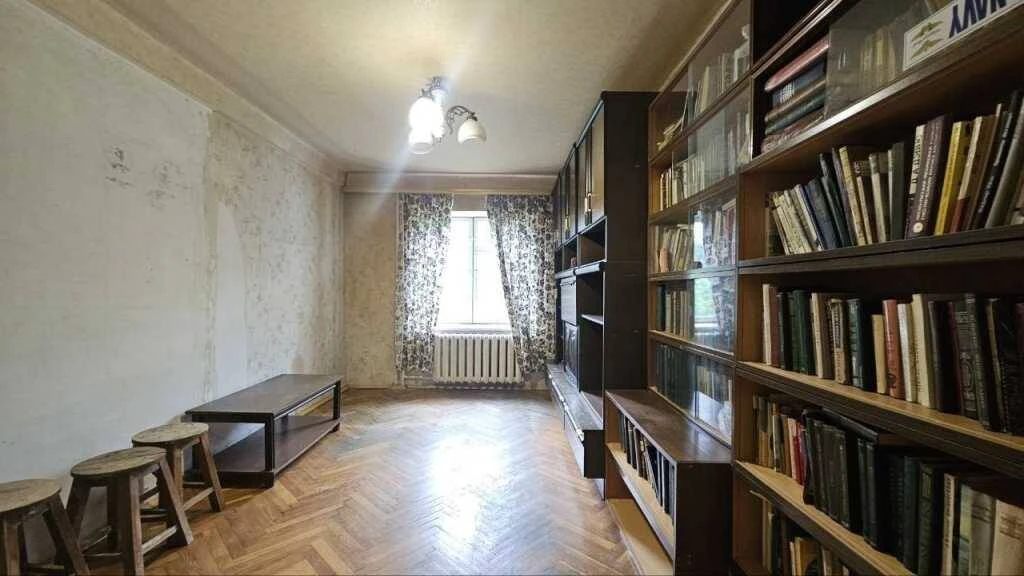 Apartment for Sale: 2-bedroom apartment in Kyiv, Dneprovsky, Rusanivska Naborozhna