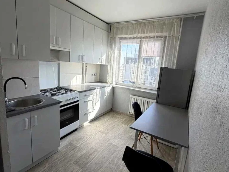 Apartment. Rive, Haydamacka str.