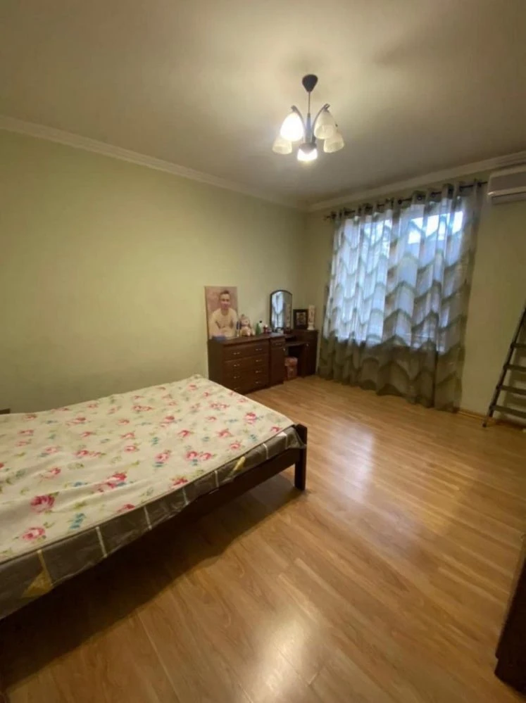 Продам 2 кімнатну квартиру у центрі міста