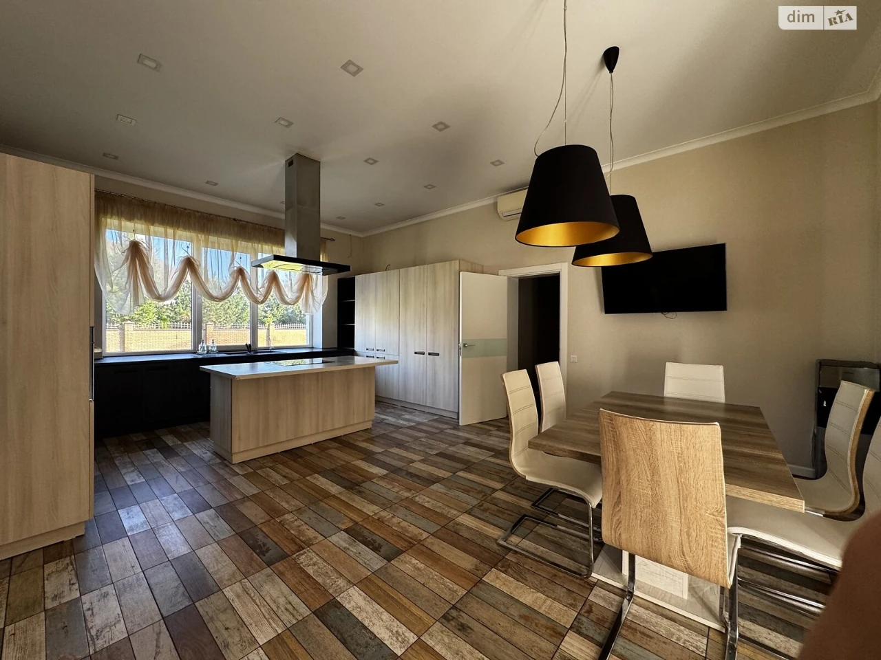 Long-Term Rent House Lower Gardens