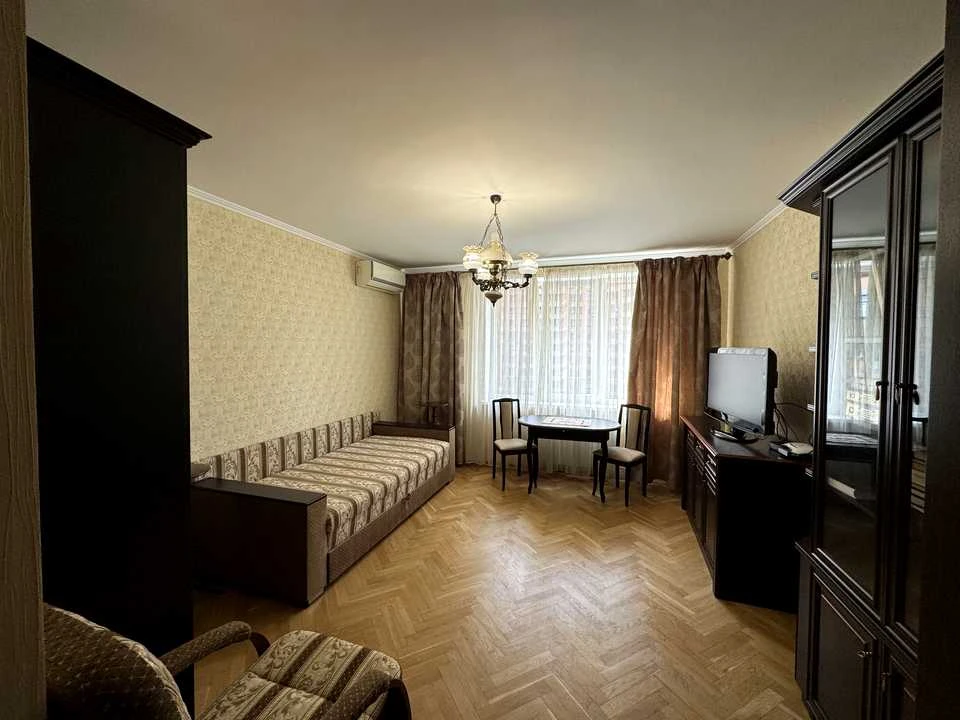 Квартира. Київ, Старонаводницька вул.