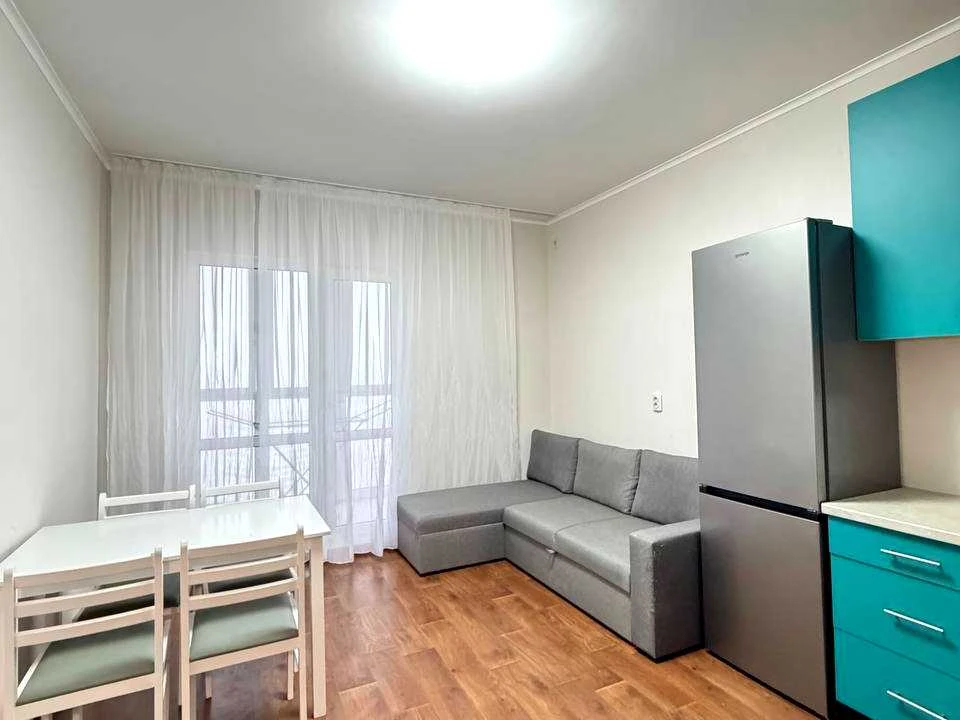 Apartment. Revutskogo st.