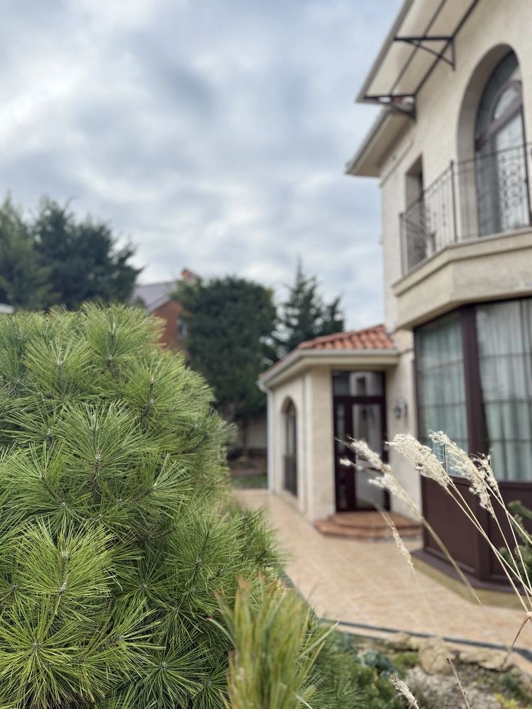 ‼️For Sale: Exclusive House in a Private "Oasis" Cooperative ‼️
