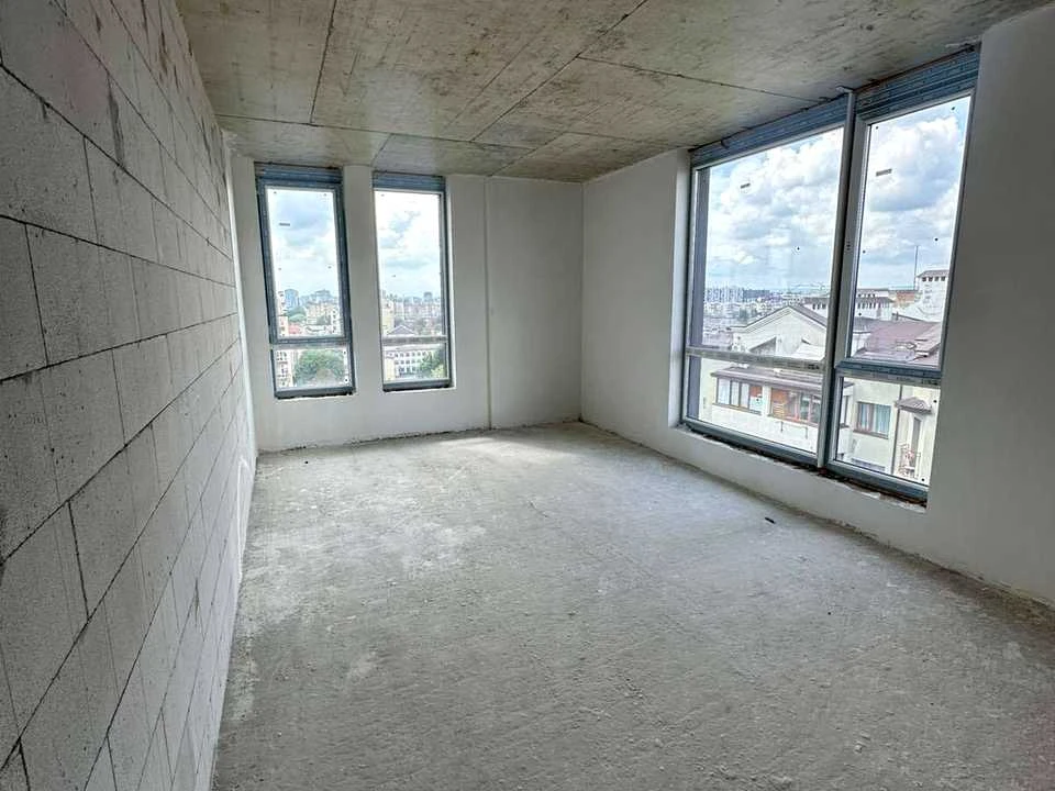 Apartment. Ivano-Frankivsk, South Boulevard