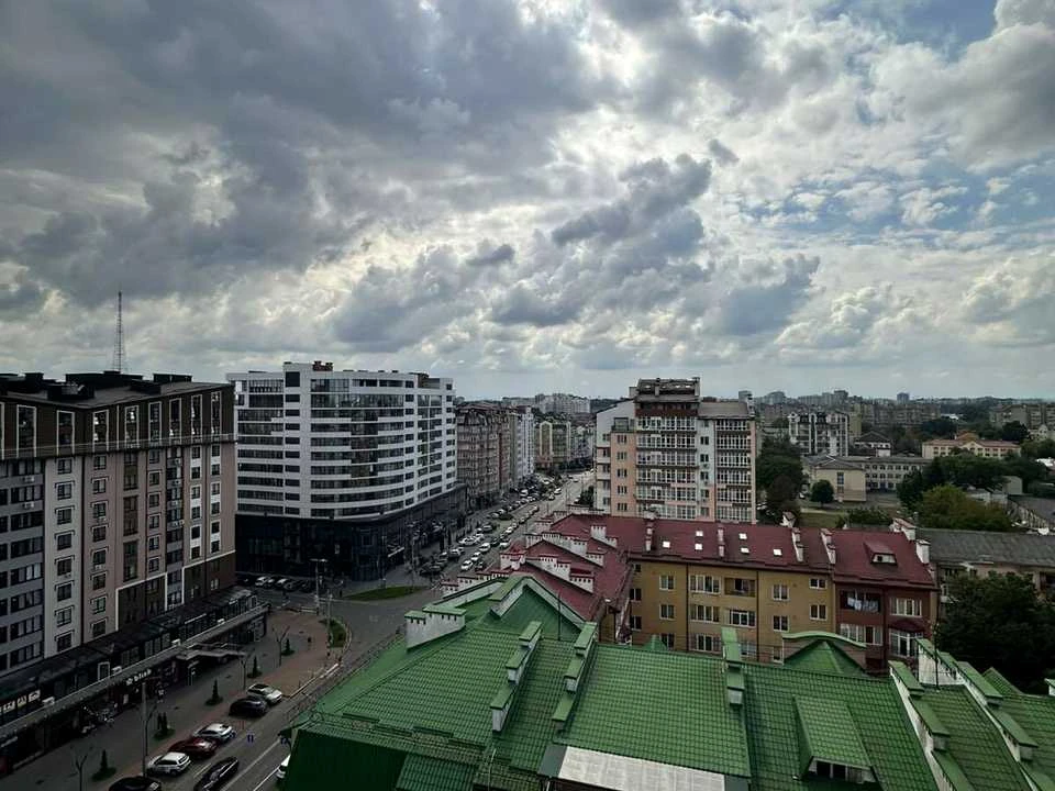 Apartment. Ivano-Frankivsk, South Boulevard