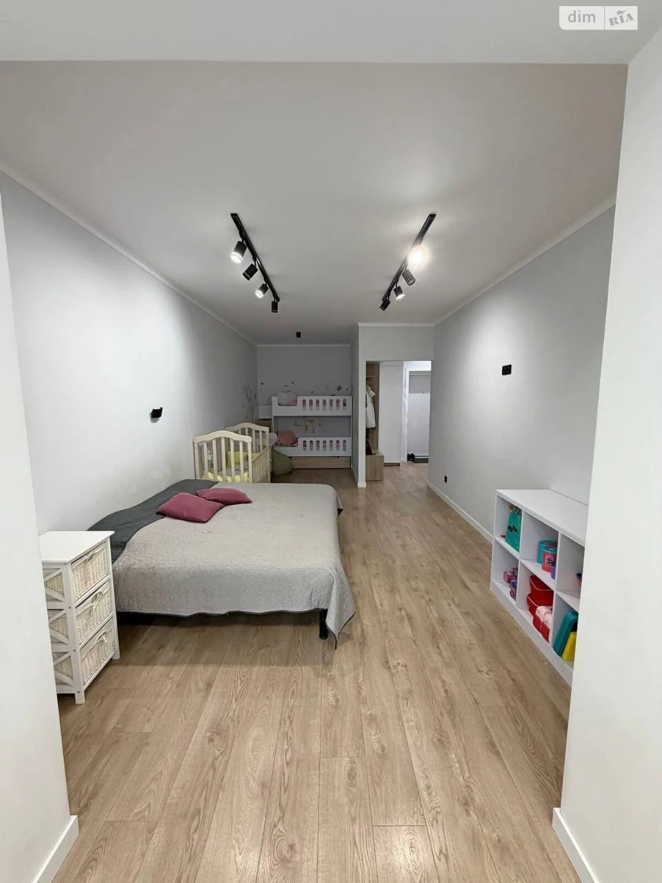 Apartment for Sale - Novosazvodsky