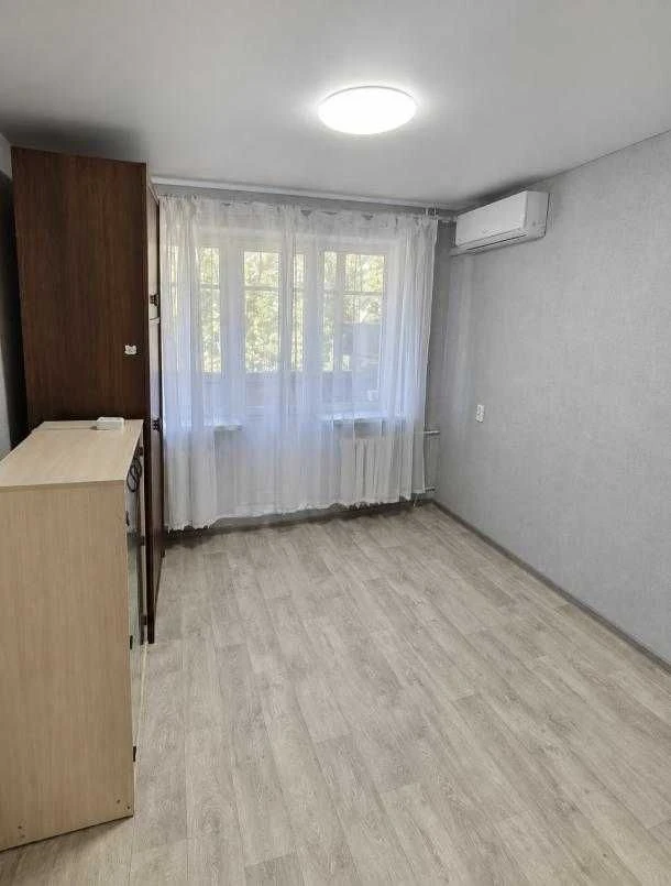 Apartment for sale: 2-room apartment renovated in the area of KhTZ.