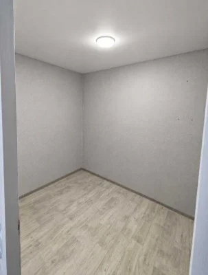 Apartment for sale: 2-room apartment renovated in the area of KhTZ.