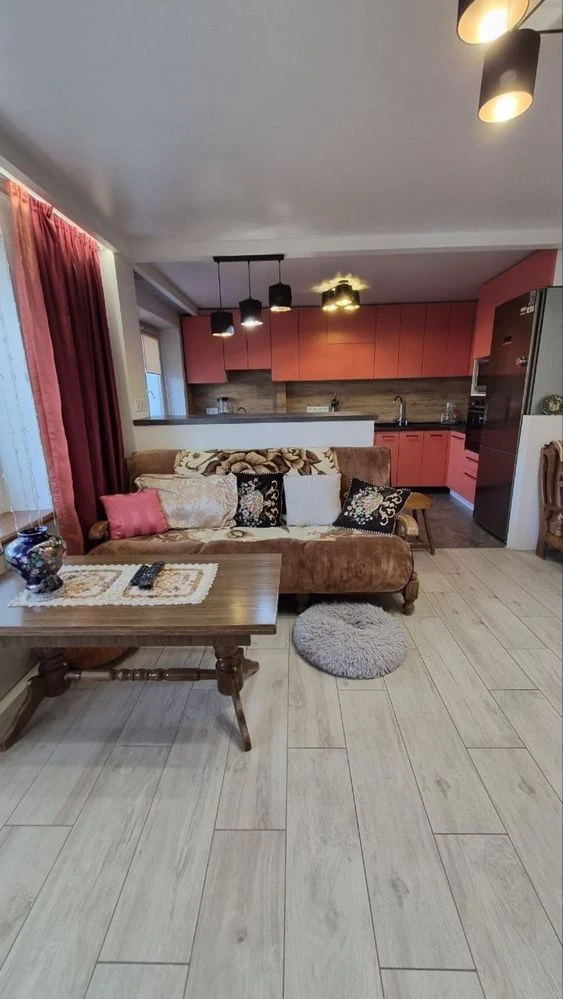 For Sale: 4 rooms renovated apartment on Minina Street (Kirova) Certificate