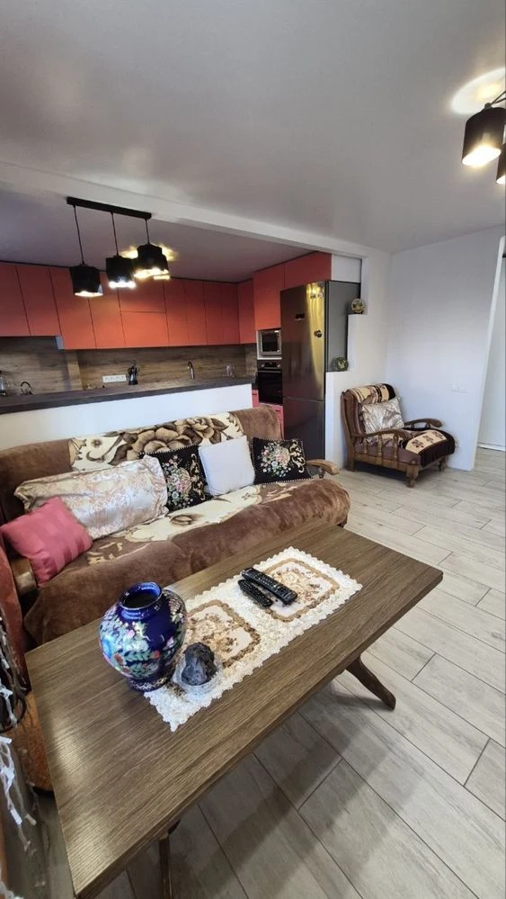 For Sale: 4 rooms renovated apartment on Minina Street (Kirova) Certificate