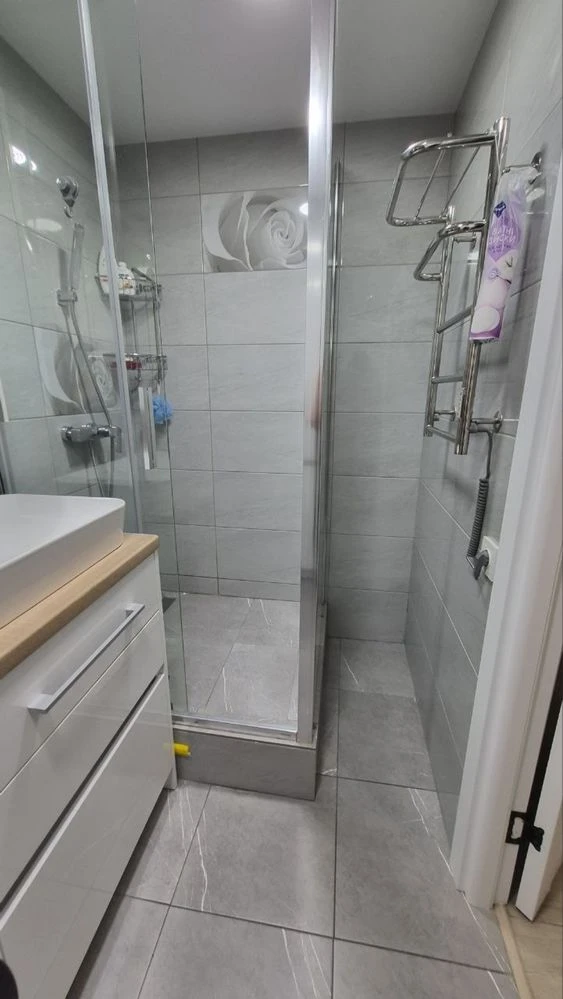 For Sale: 4 rooms renovated apartment on Minina Street (Kirova) Certificate