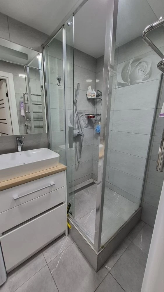 For Sale: 4 rooms renovated apartment on Minina Street (Kirova) Certificate