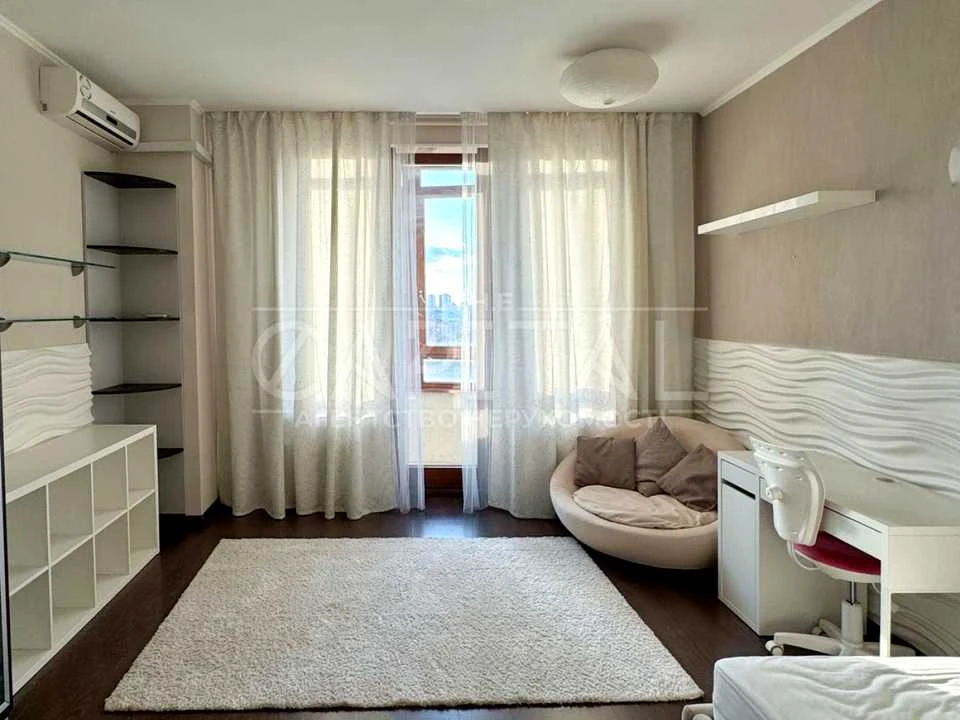 Apartment. Zhylianska St., Kyiv