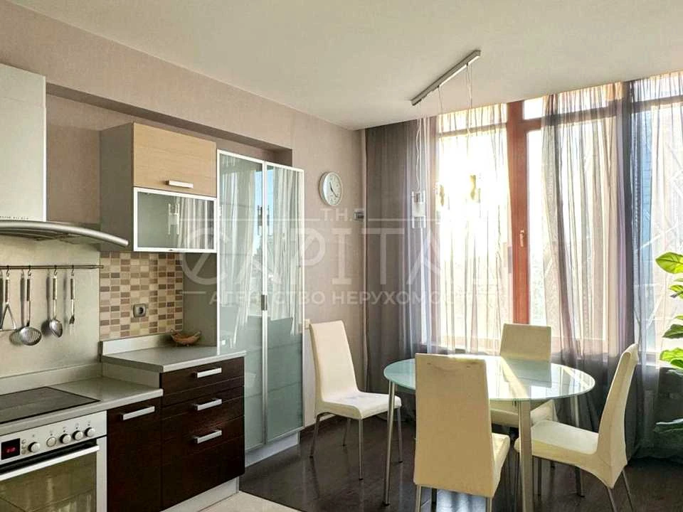 Apartment. Zhylianska St., Kyiv