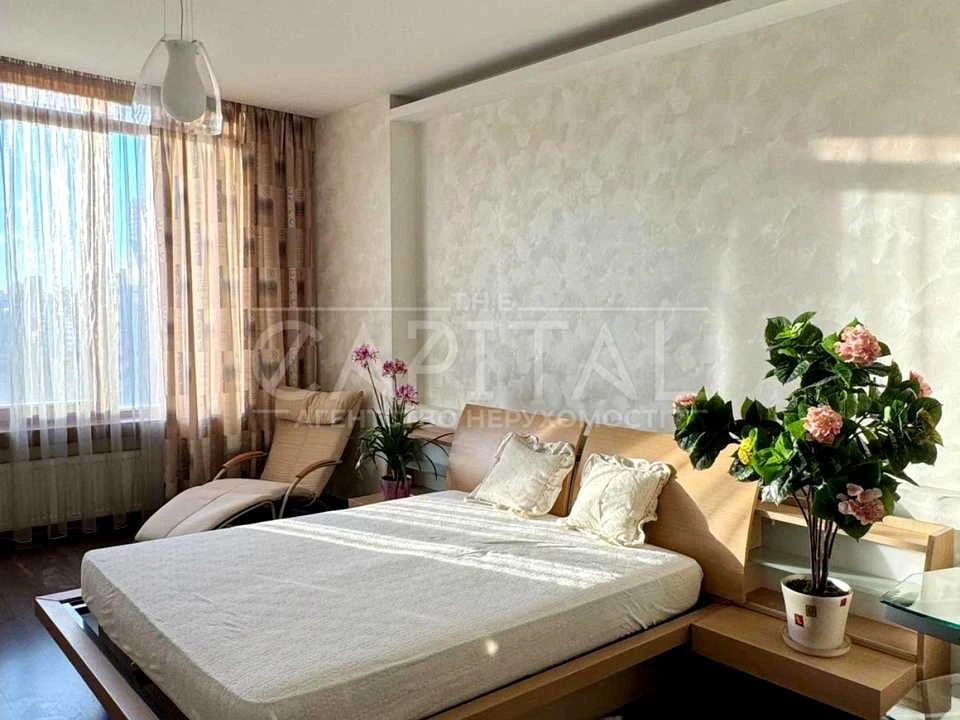 Apartment. Zhylianska St., Kyiv