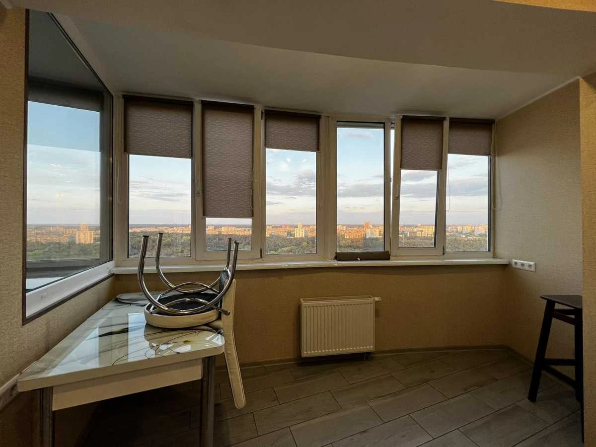 Продам однокімнатну квартиру (62 м²) у Києві, Дніпровський р