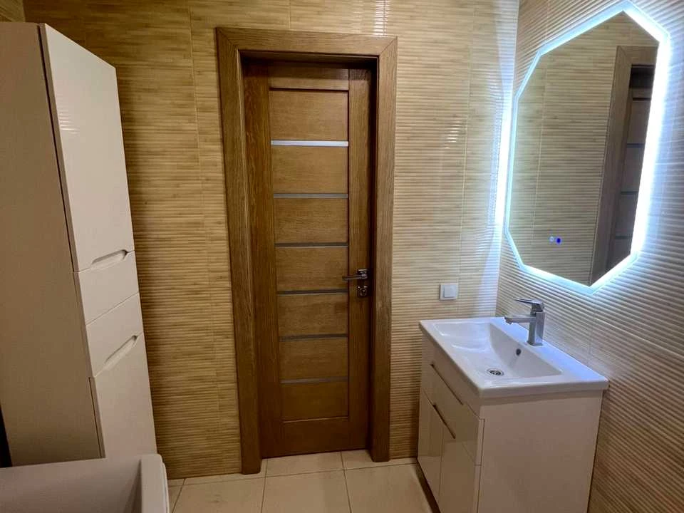 Apartment. Khmelnitsky, Karmelee Street