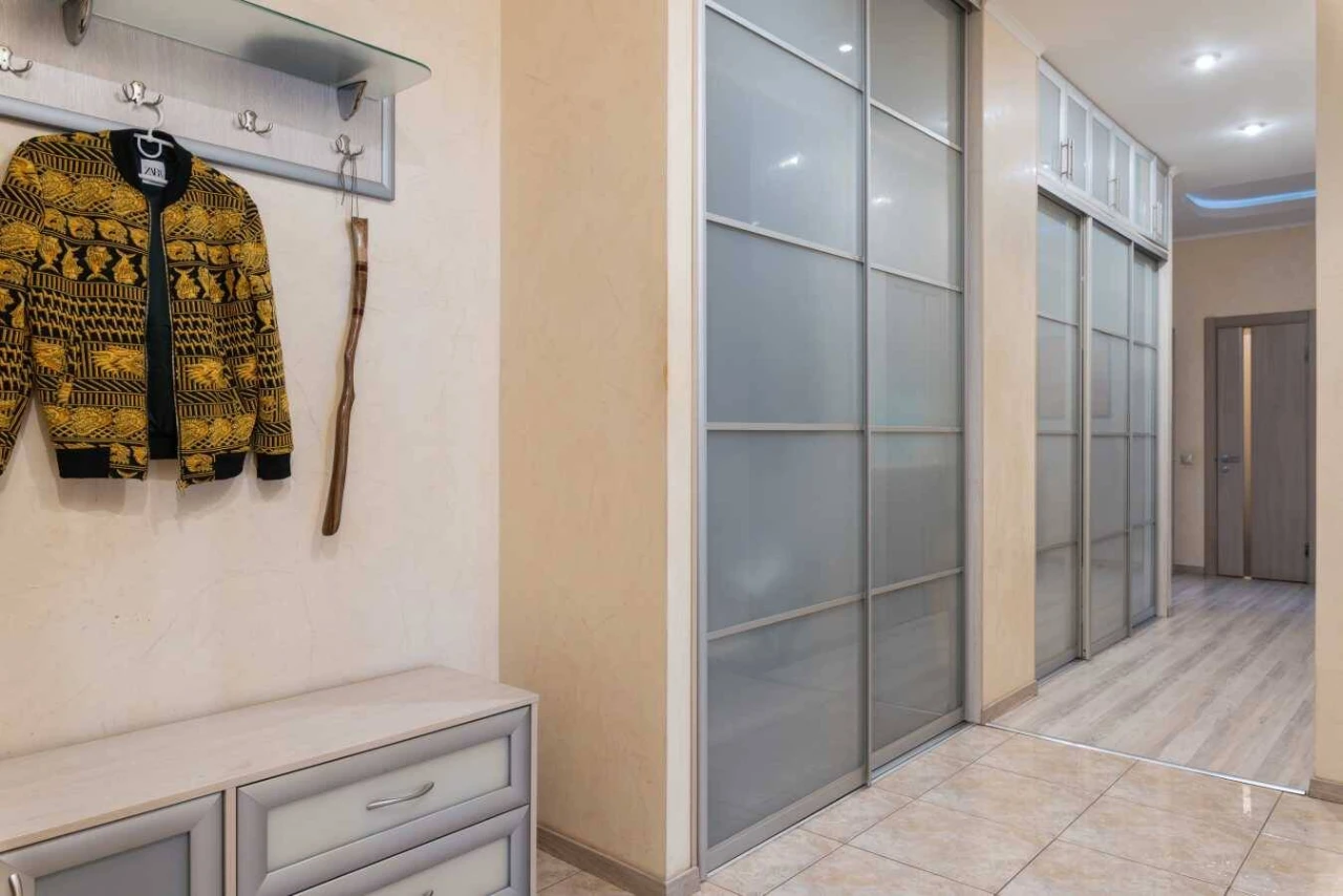 For Sale: 3-bedroom apartment in Kyiv, Obolon, Marshala Tymoshenko Street