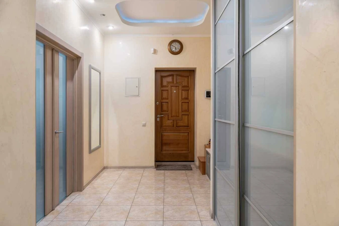 For Sale: 3-bedroom apartment in Kyiv, Obolon, Marshala Tymoshenko Street