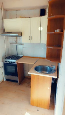 Продам 2-кімнатну на Вітряних Горах