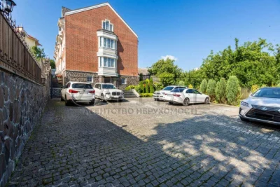 Sale of a premium townhouse | Holosiivsky Provolok, 12