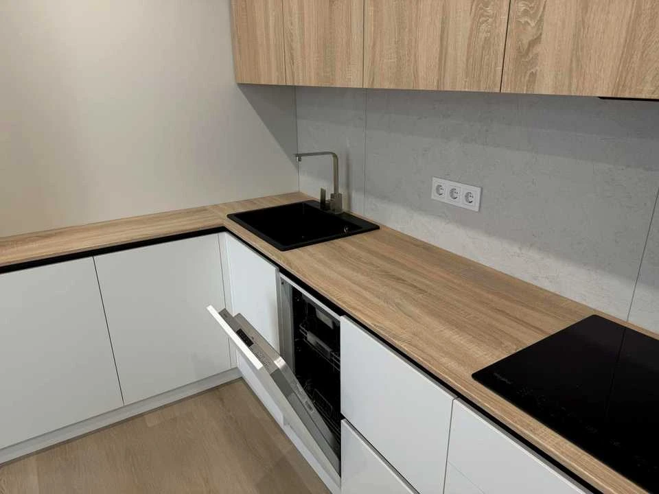 Apartment. Ivano-Frankivsk, Romana Levytskyi Street